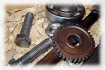 Шоколадный набор инструмента, деталей механизмов и крепежа. Фото 12