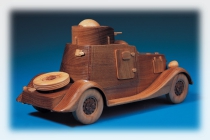 Модели из дерева. Бронеавтомобиль ФАИ-М, 1938 г., М 1:24. Автор: А. Фоминцев